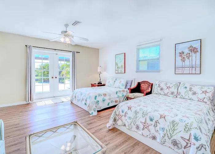 Cozy 60\'S Home, City & Canal Located