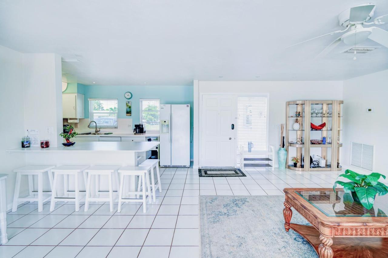 Сasa de vacaciones Cozy 60's Home, & Canal Located Cabo Coral