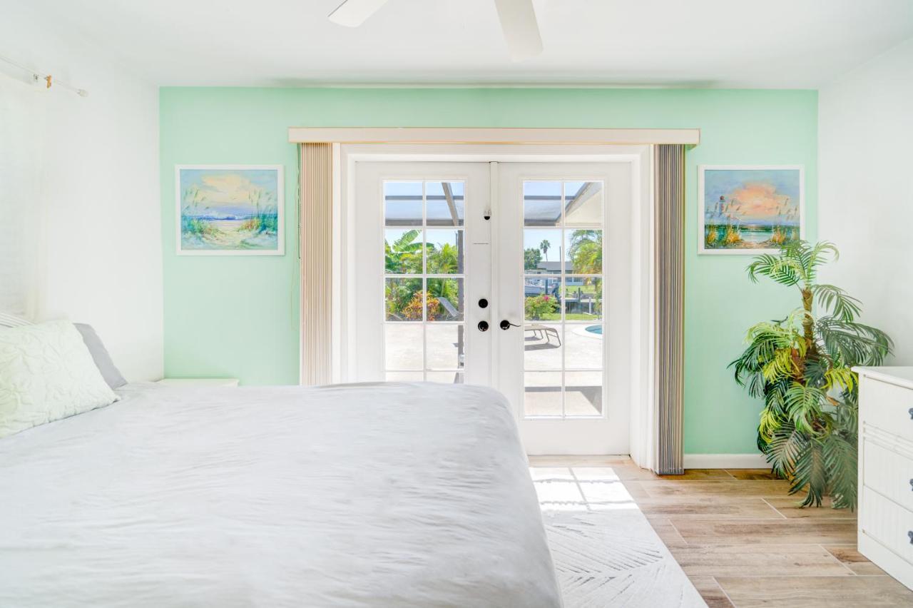 Cozy 60's Home, & Canal Located Ferienhaus Cape Coral